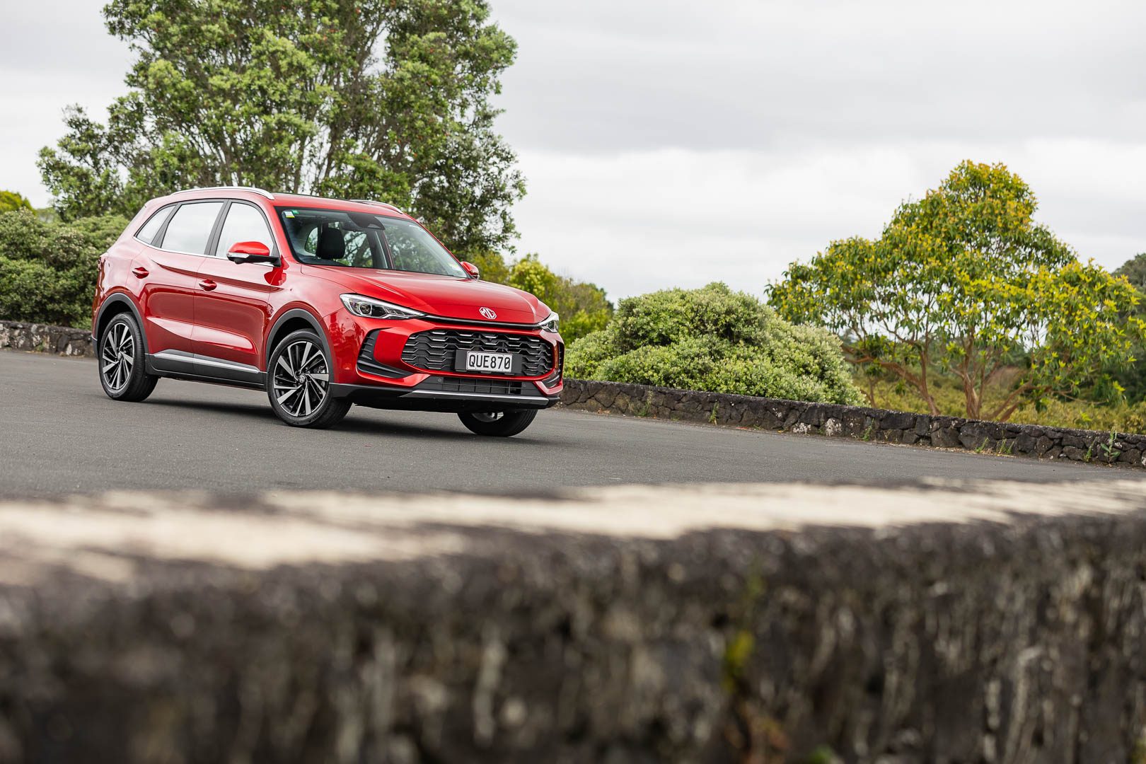 MG-ZS-Hybrid-front-quarter-rocky-hero-shot