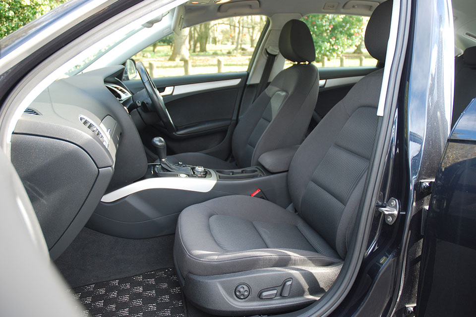 Audi A4 2012 Front Seats