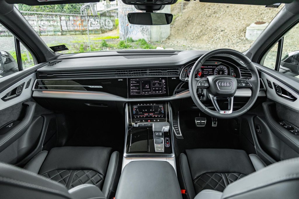 Audi-SQ7-TFSI-wide-interior-front