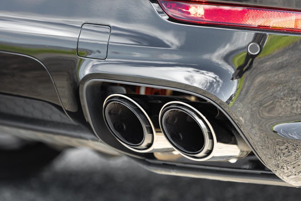 Porsche-Cayenne-GTS-exhaust-detail