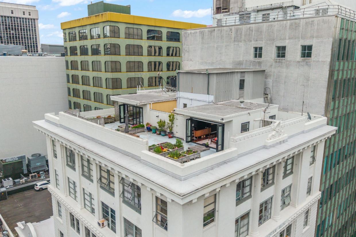 Full view of the rooftop living style.