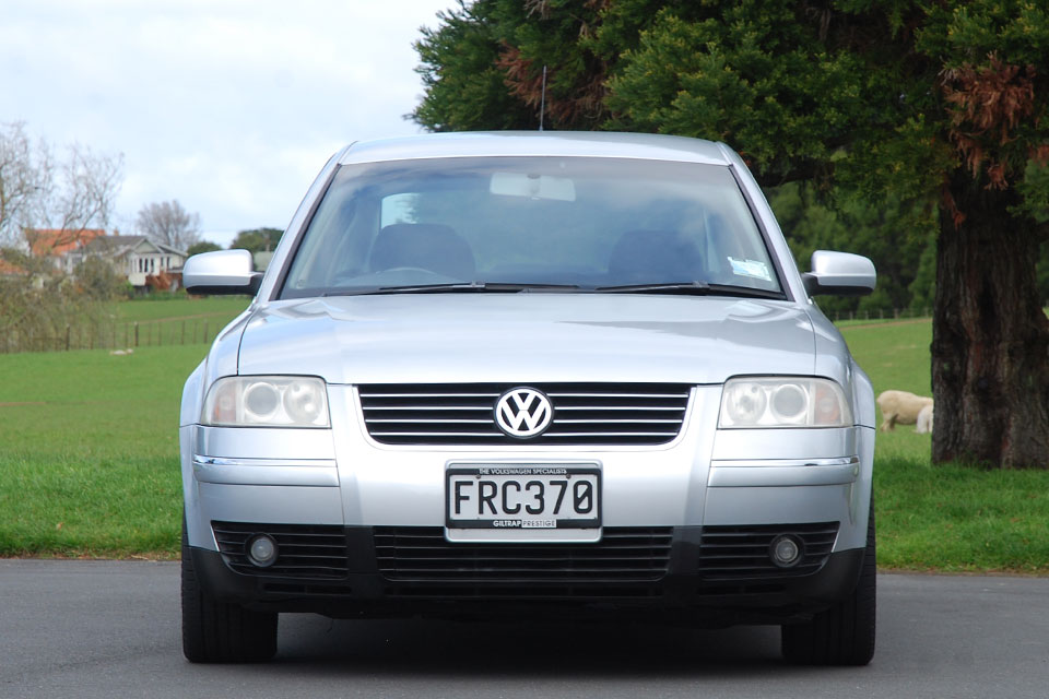 Volkswagen Passat 2003 Front