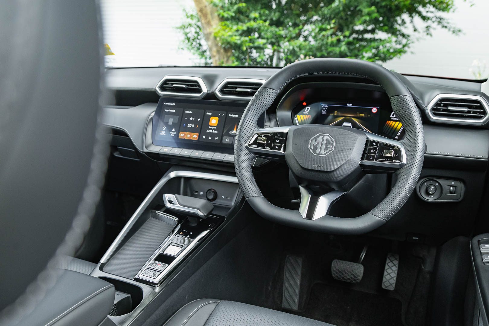 MG ZS hybrid interior