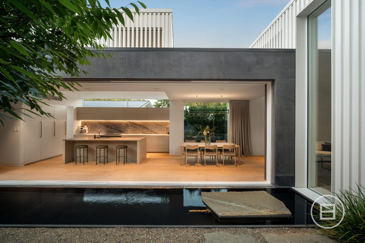 It’s a very minimalistic look 