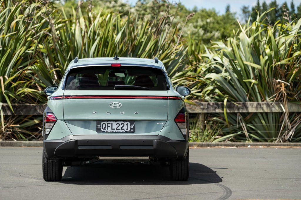 Hyundai Kona hybrid Active rear profile 