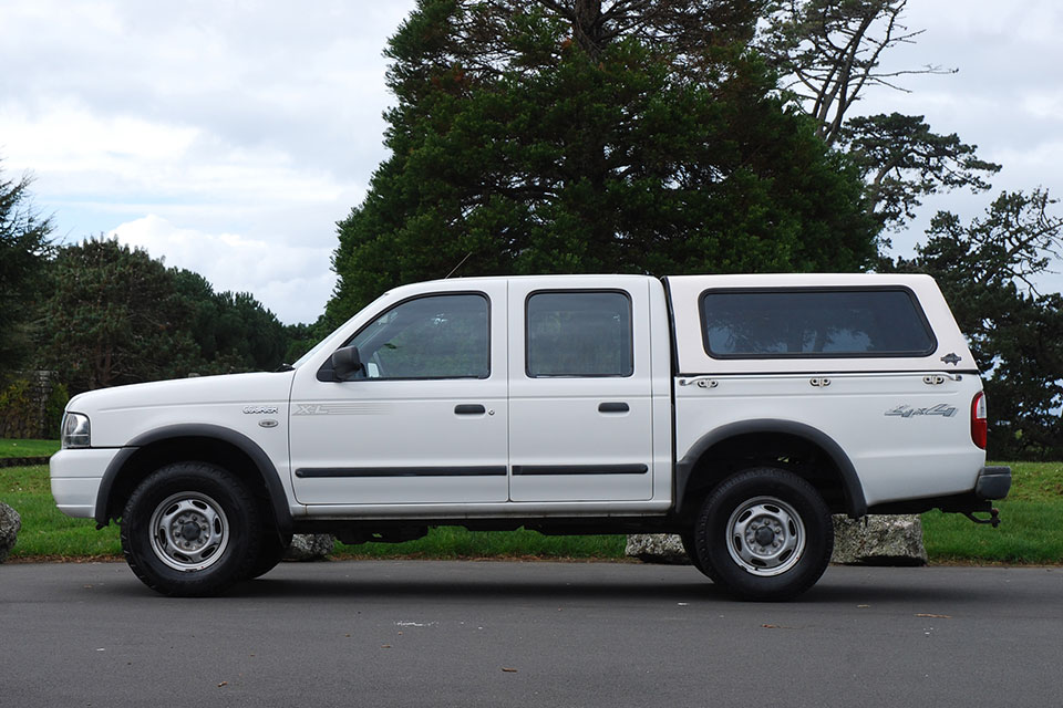 Ford Courier 2006 Side