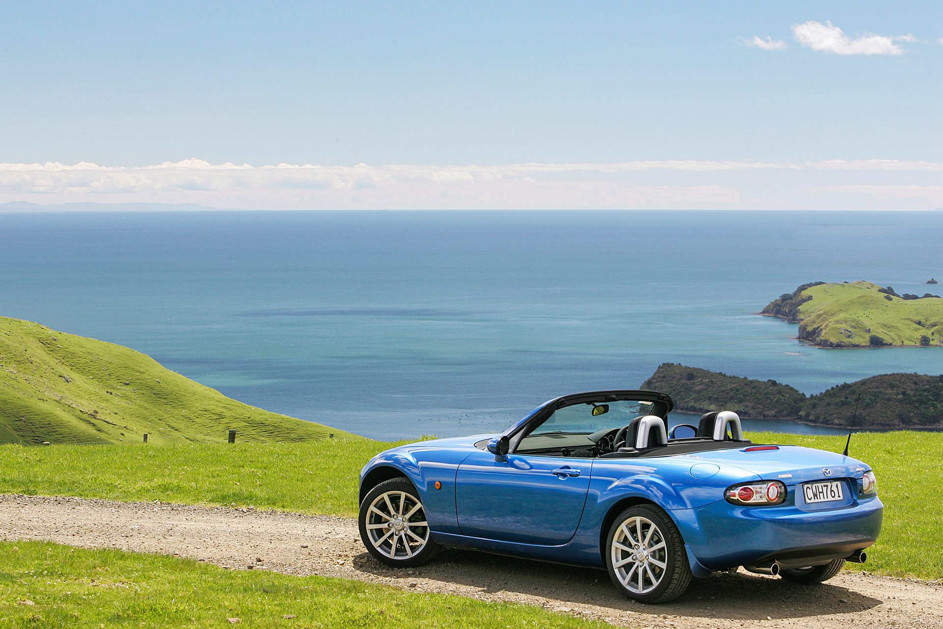 Convertible Mazda-MX-5