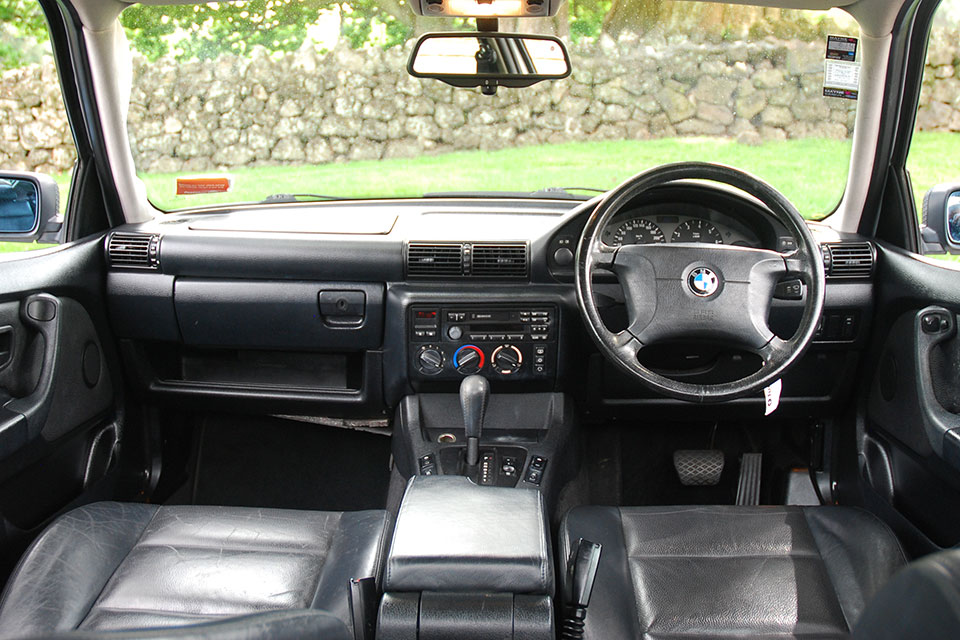 BMW 318 1999 Interior