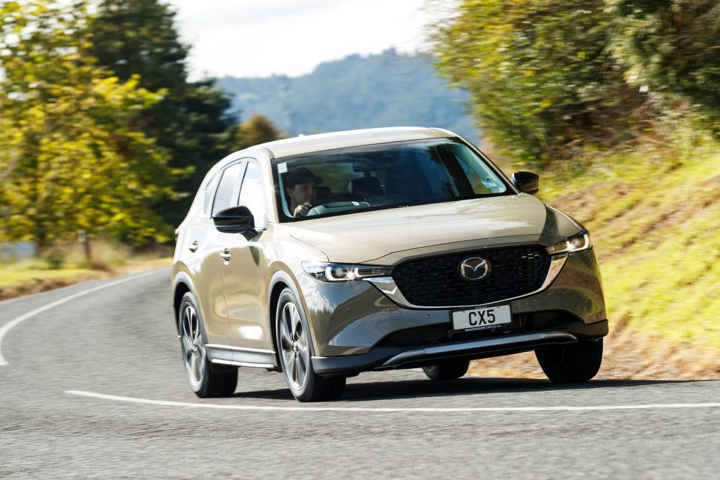 Mazda CX-5 Activ front action