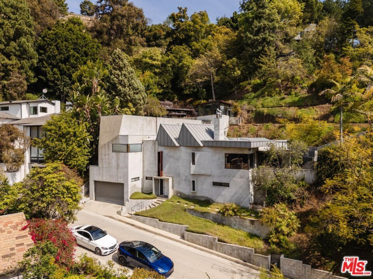 Exterior of David Lynch's LA home