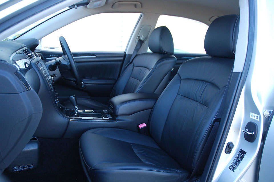 Toyota Crown 2006 Front Seats