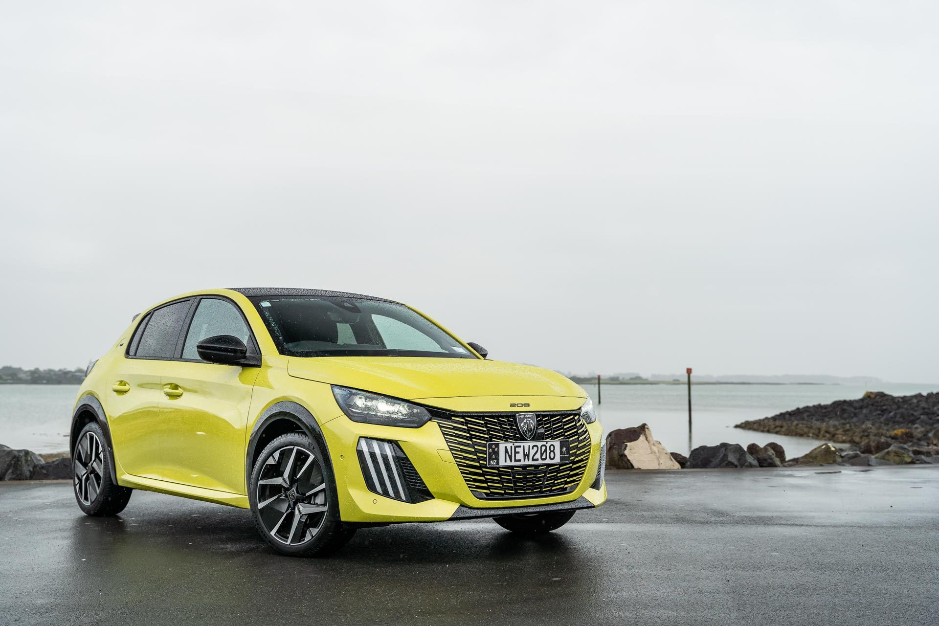 Peugeot-208-GT-Hybrid