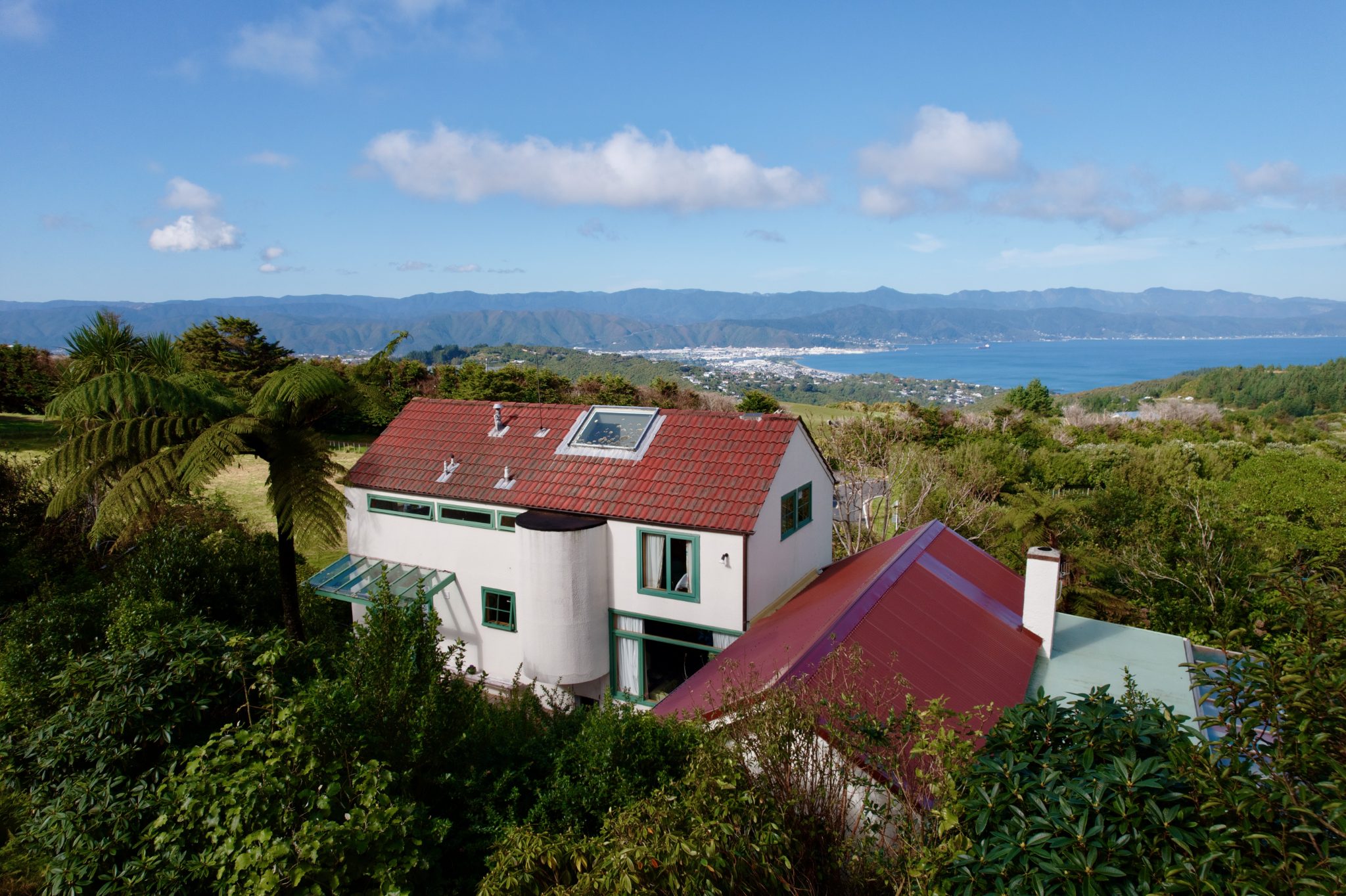 A Roger Walker-designed home in Horokiwi