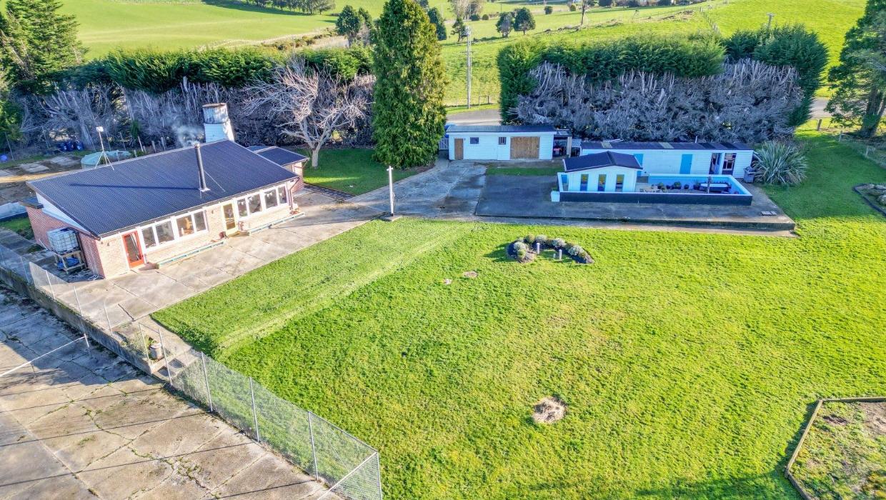 Aerial view of Quarry Hill School