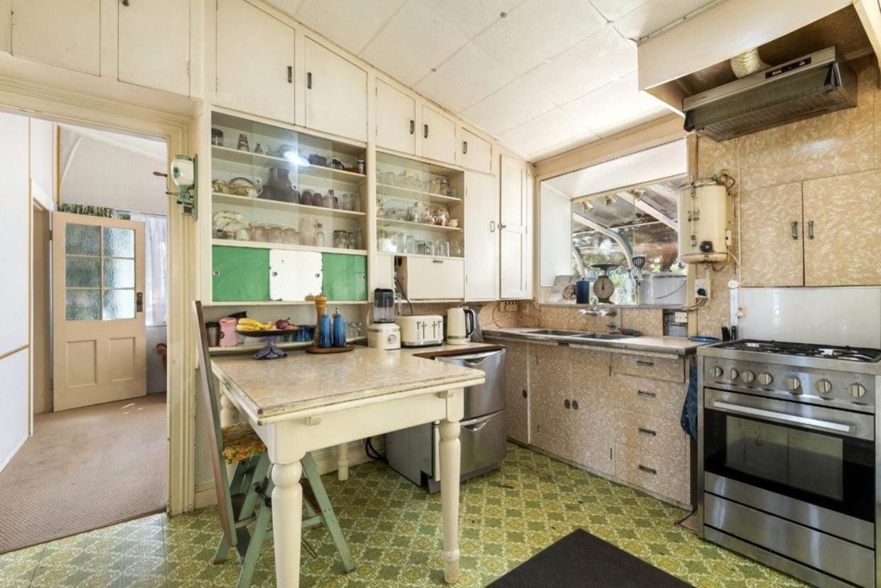Original kitchen design in number 28
