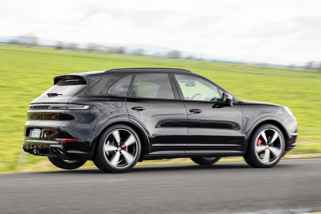 Porsche-Cayenne-GTS-lifted-wheel-cornering