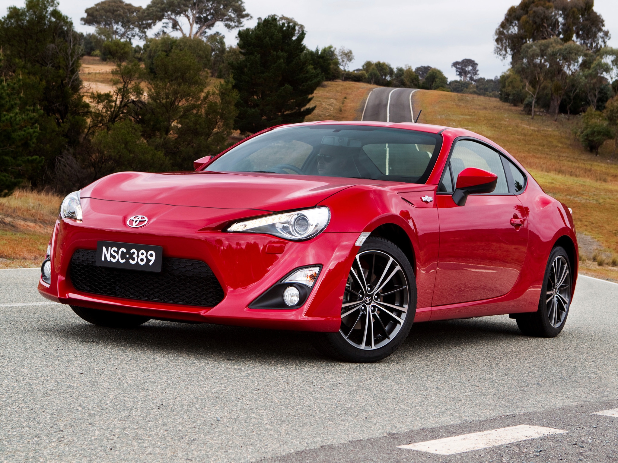 red Toyota 86 front view