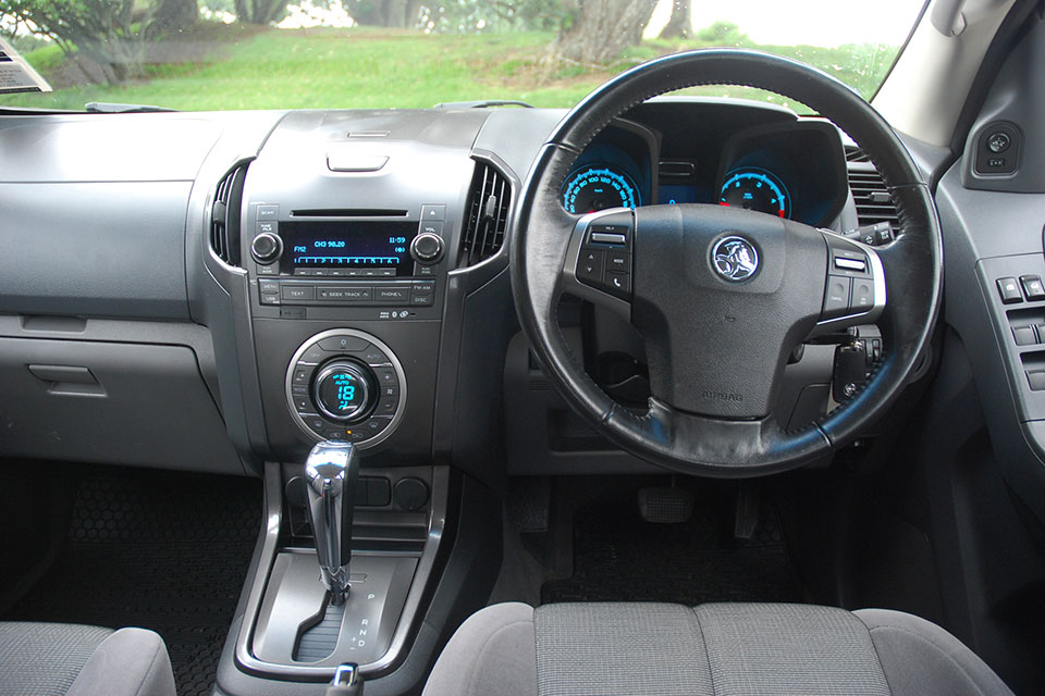 Holden Colorado 2013 Interior