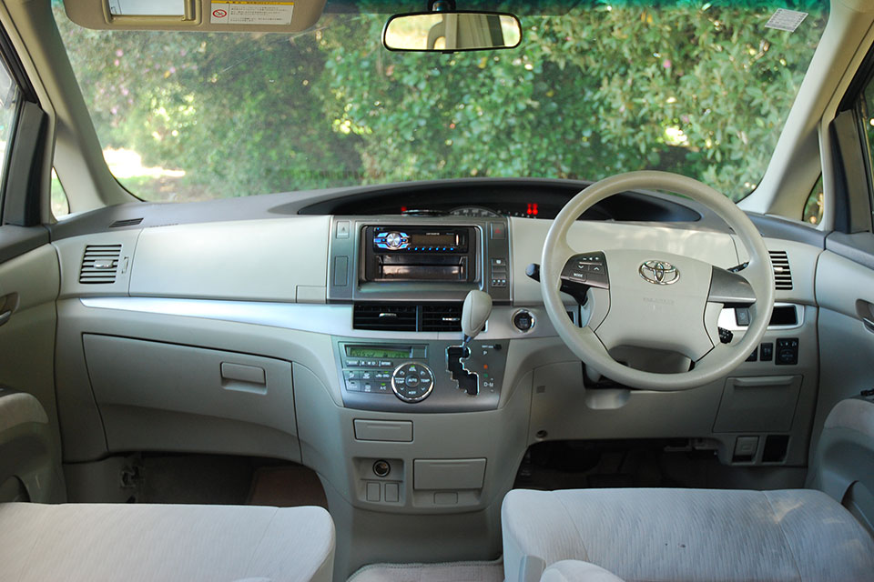 Toyota Estima 2012 Interior