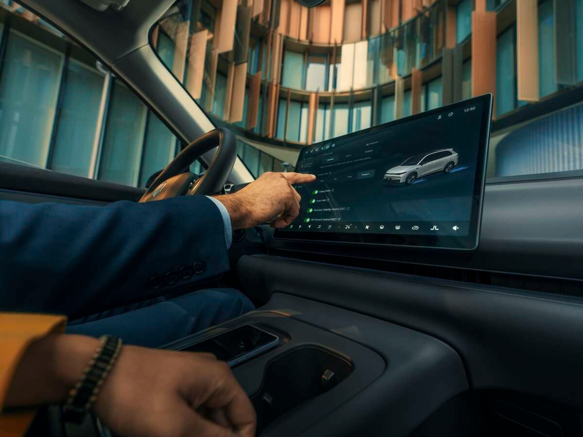 Leaomotor C10 interior