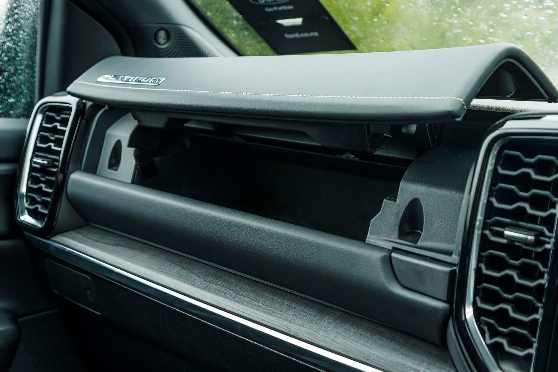 Ford-Everest-Platinum-glovebox