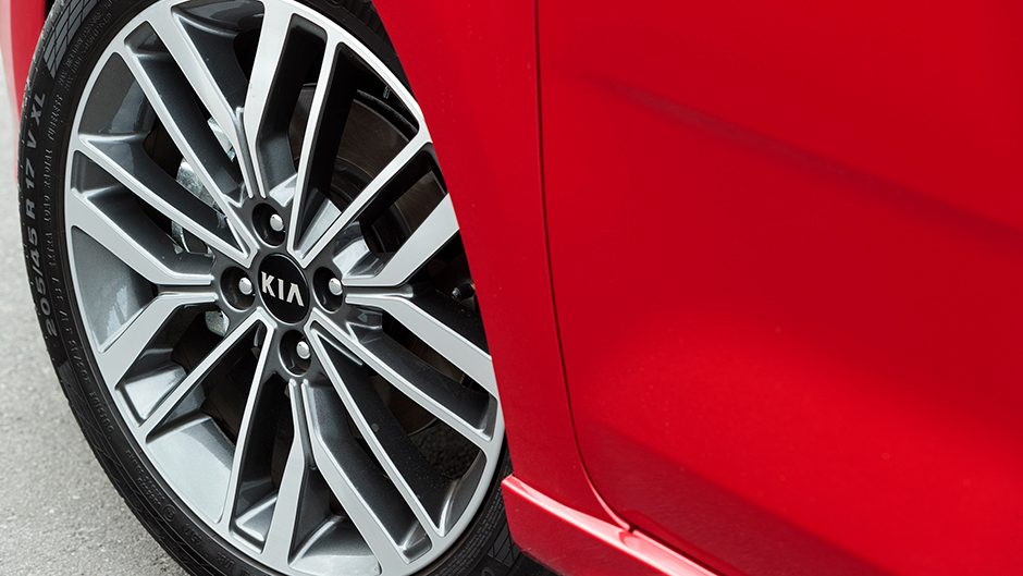 2018 Kia Rio GT line wheel close up