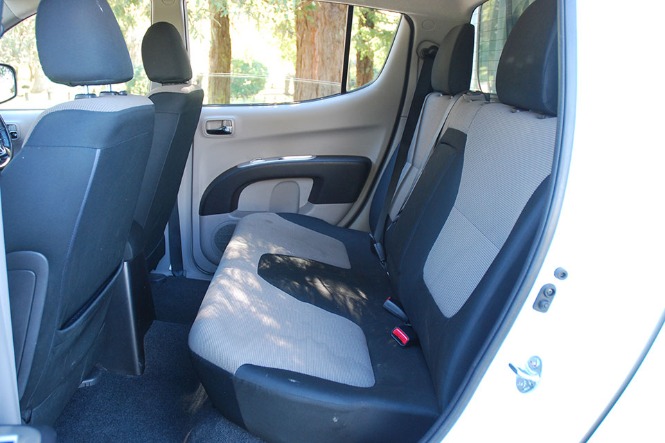 Mitsubishi Triton 2014 Rear Seats