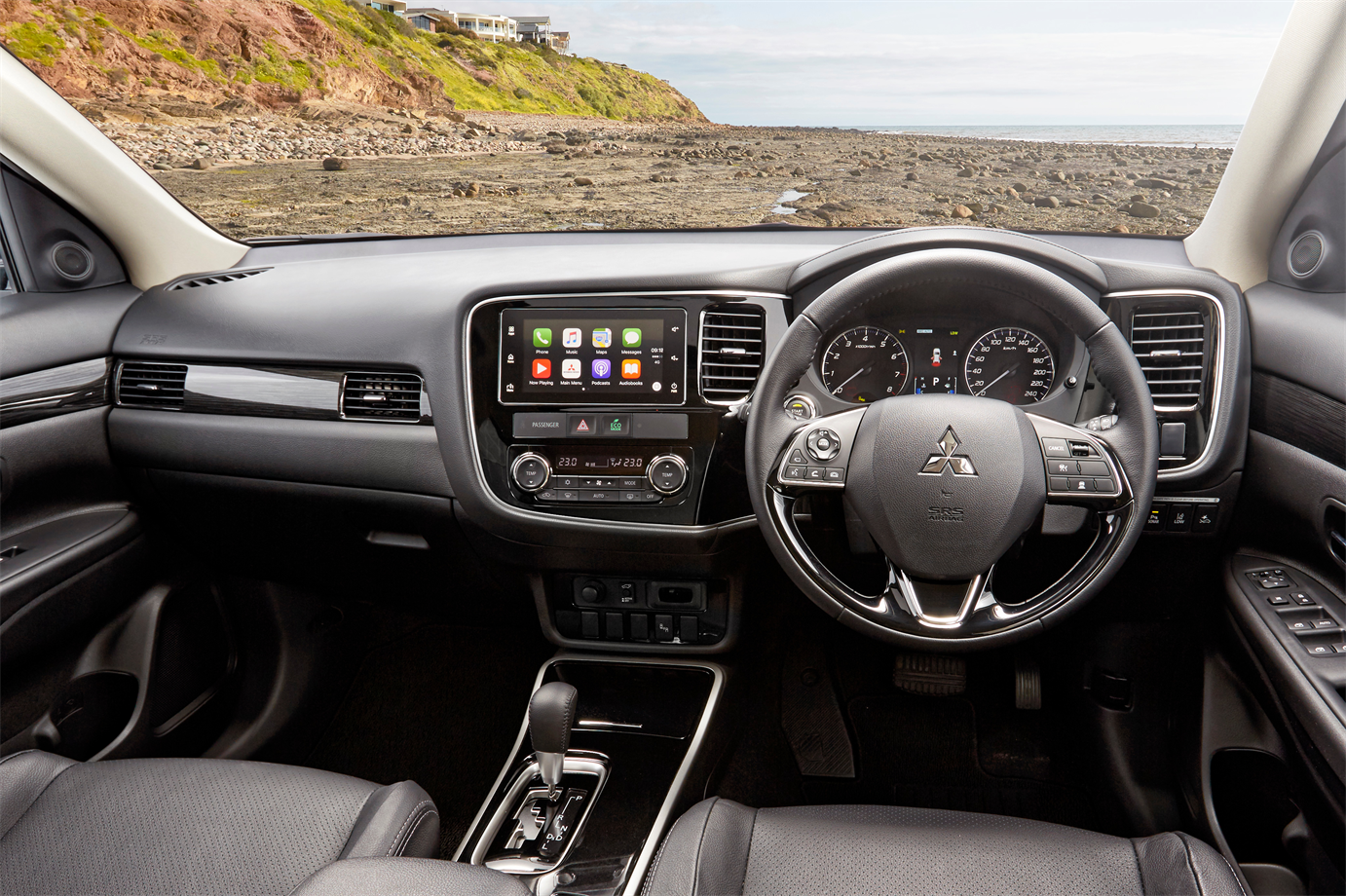 Mitsubishi Outlander 2017 Interior