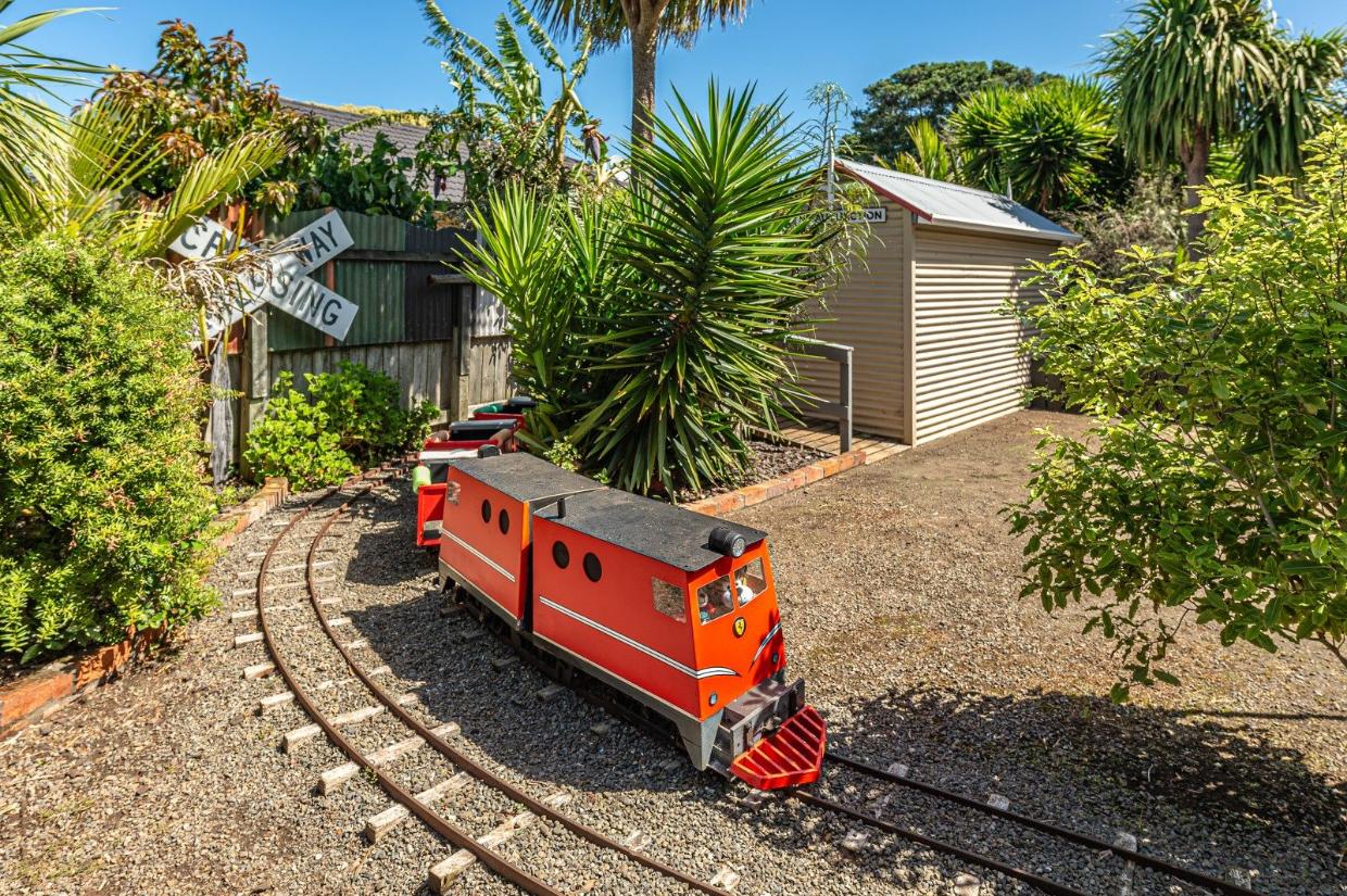 A fully functional miniature railway