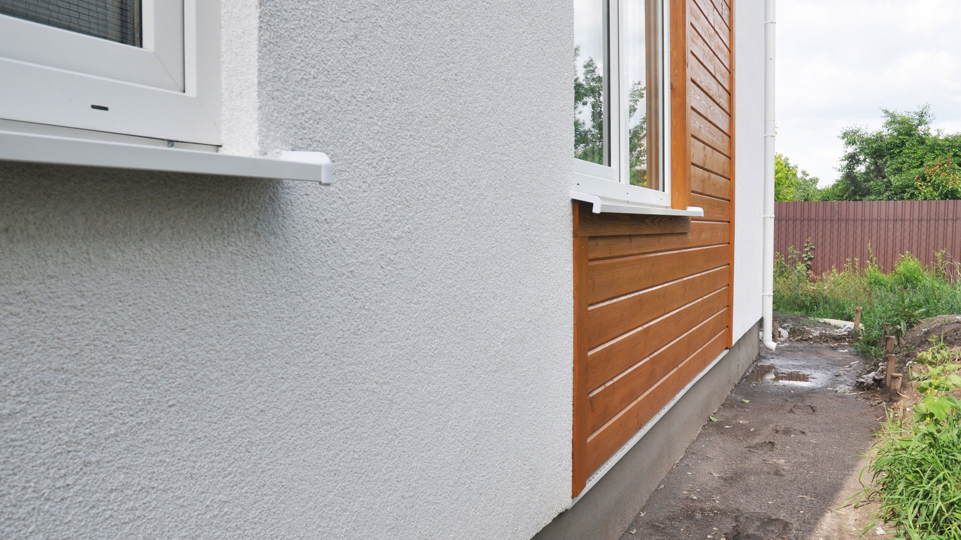 Example of roughcast cladding on a NZ home.