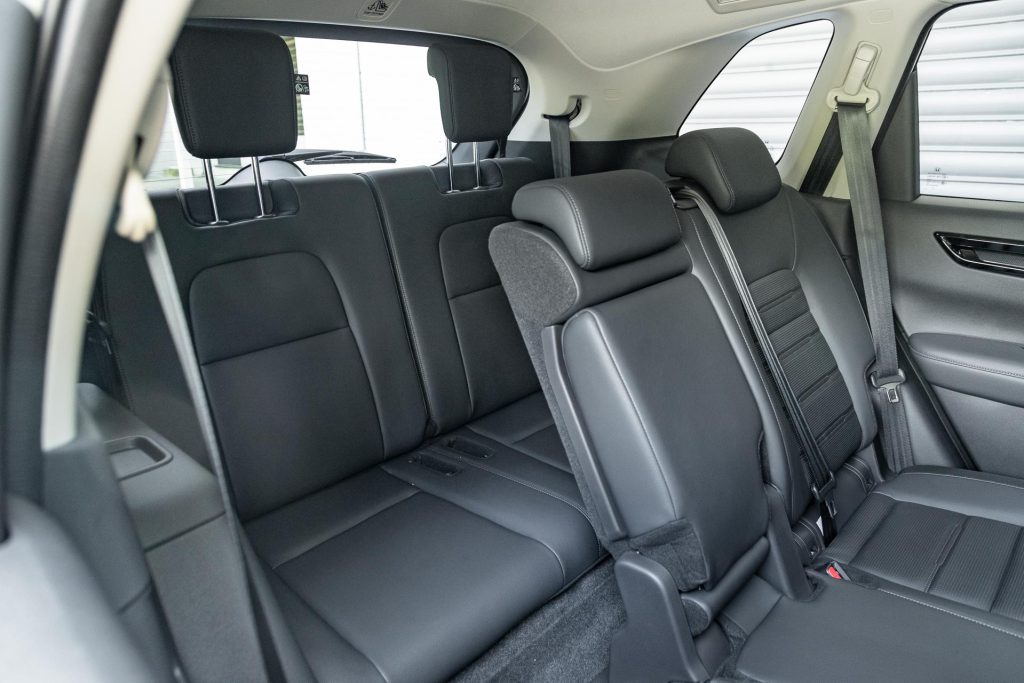 Honda CR-V Sport 7 rear seats