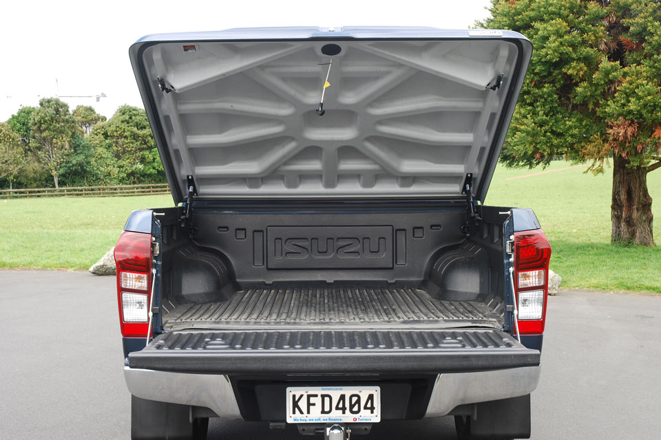 Isuzu dmax 2016 Tray