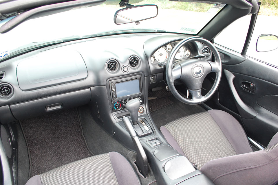 Mazda Roadster 2003 Interior