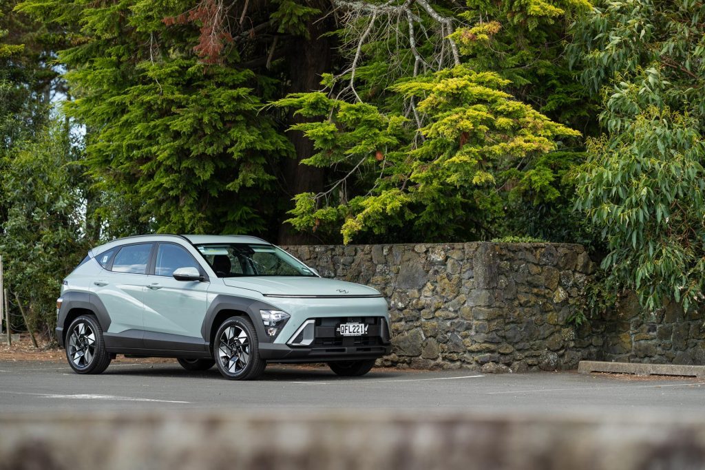 Hyundai Kona Hybrid Active distant quarter shot