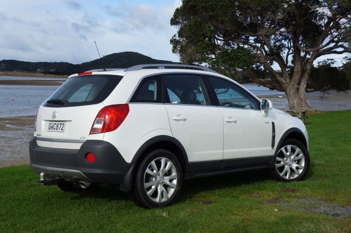 Holden Captiva 2013 Side