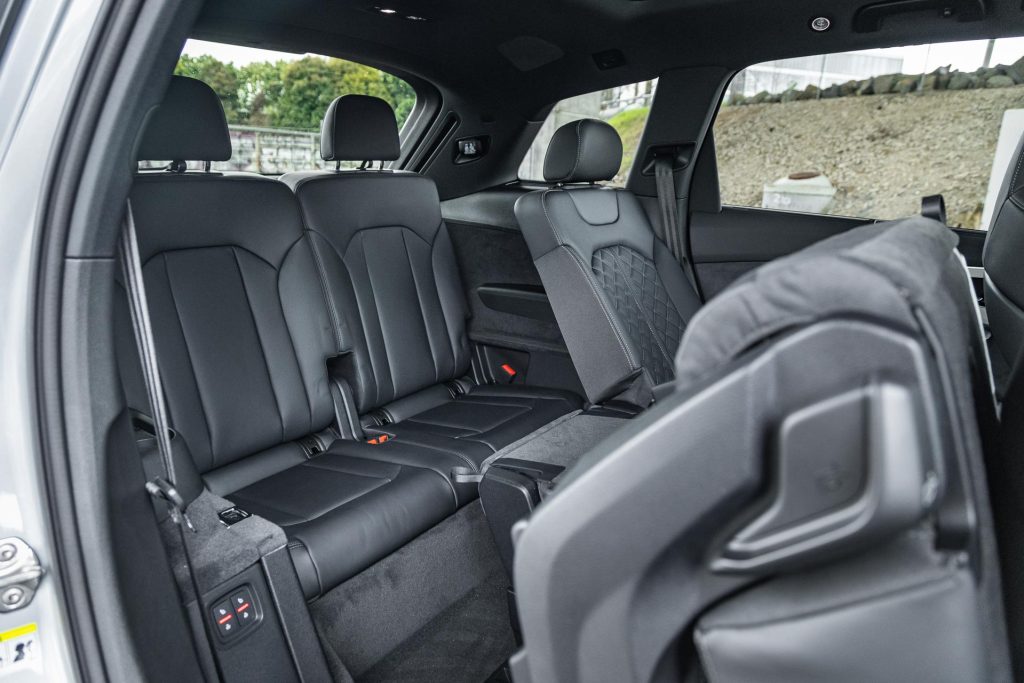 Audi-SQ7-TFSI-rear-seat-space