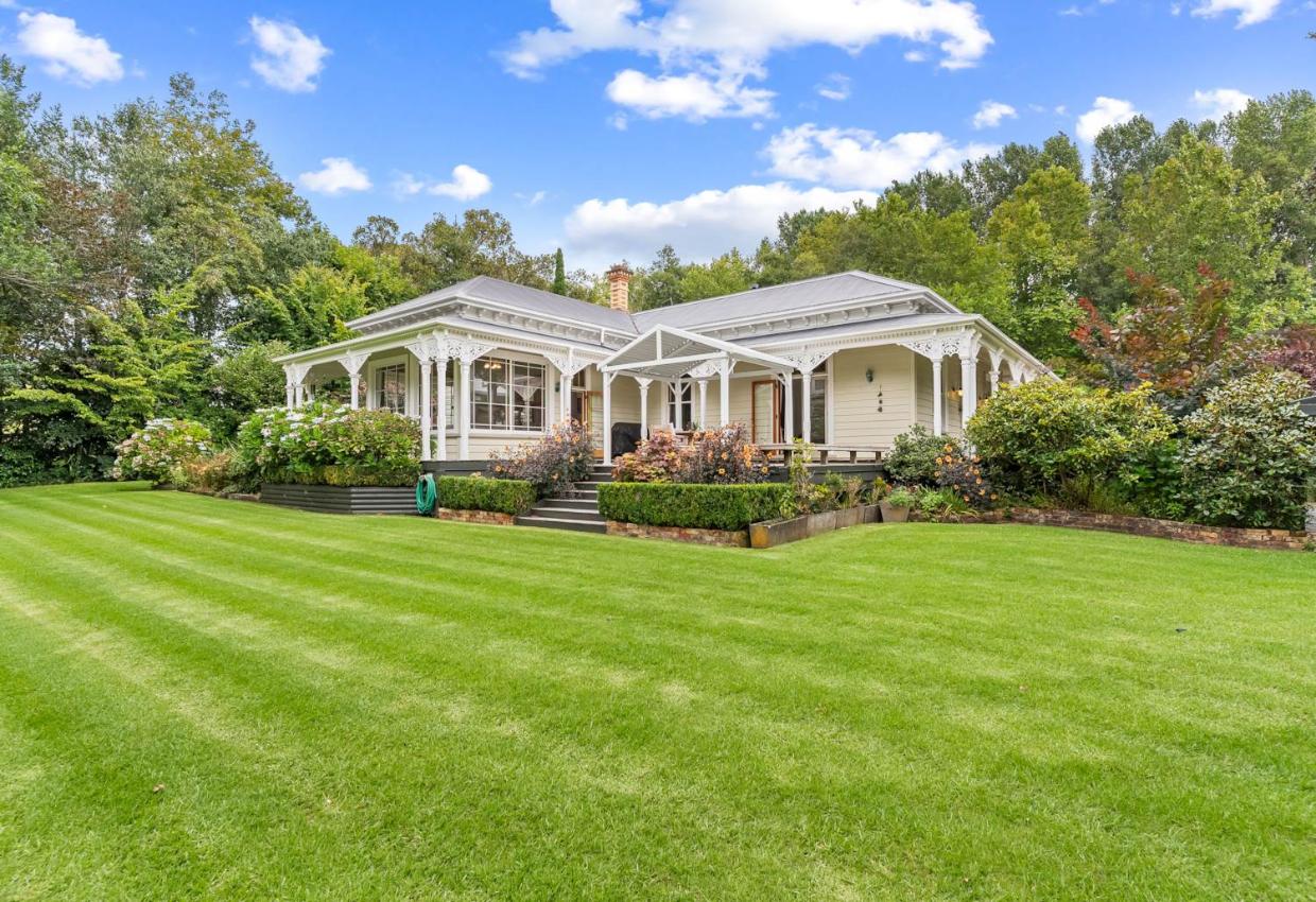 There are plenty of manicured lawns. 