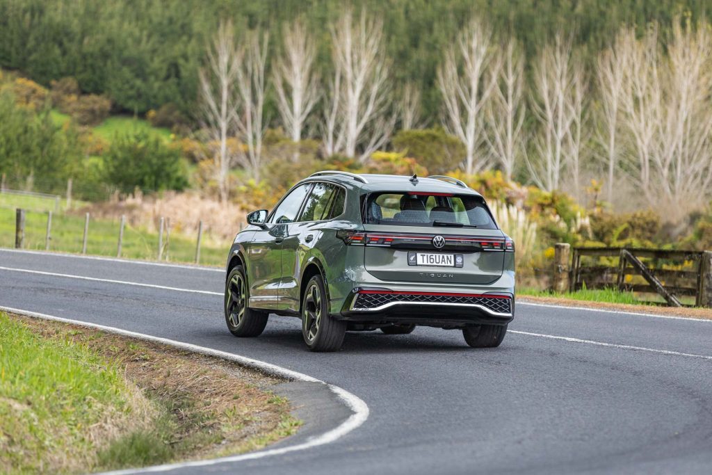 VW-Tiguan-R-rear-cornering-shot