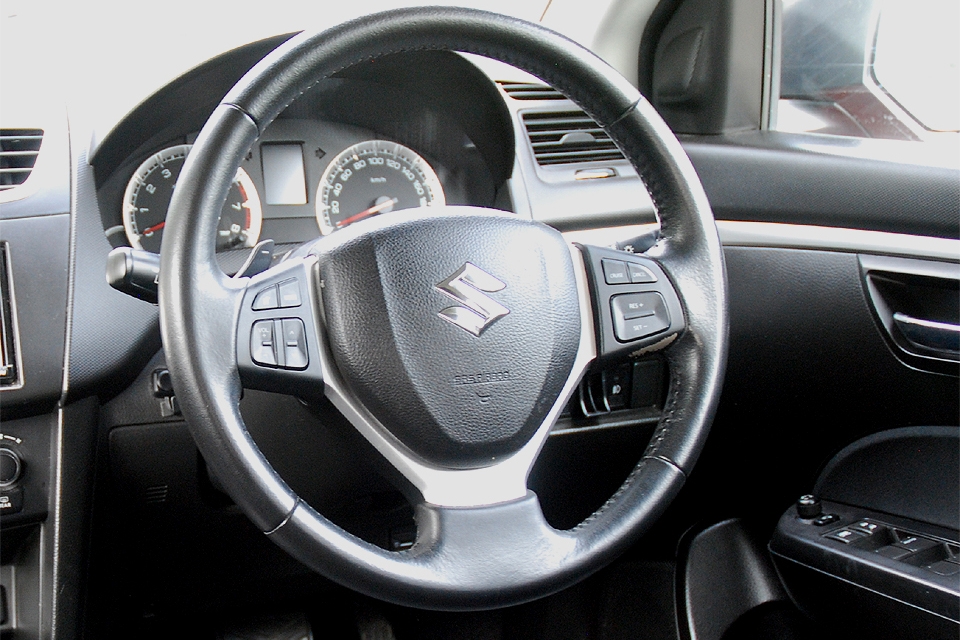 Suzuki Swift 2010 Interior