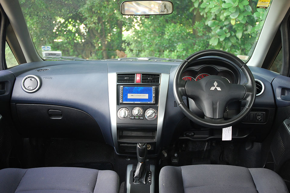 Mitsubishi Colt Plus Interior.