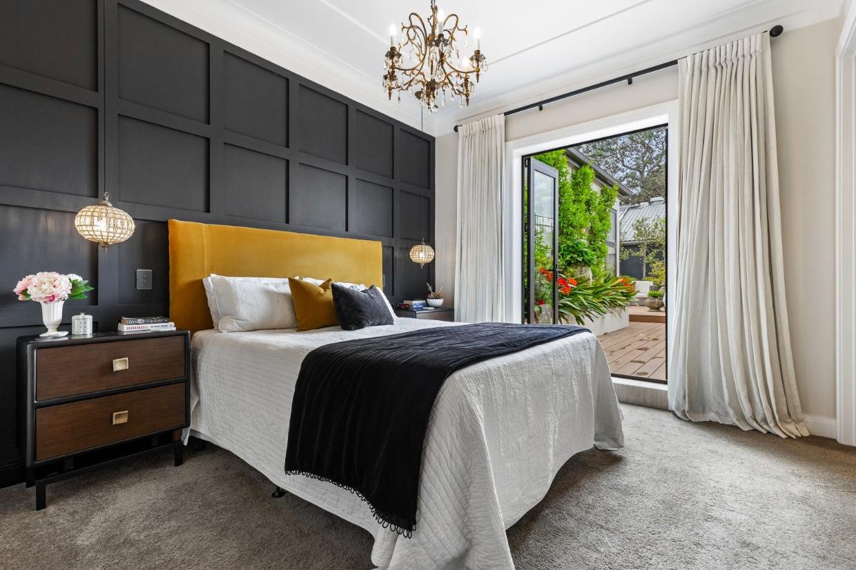 The main suite opens directly to the outdoors - it receives the morning sun. 