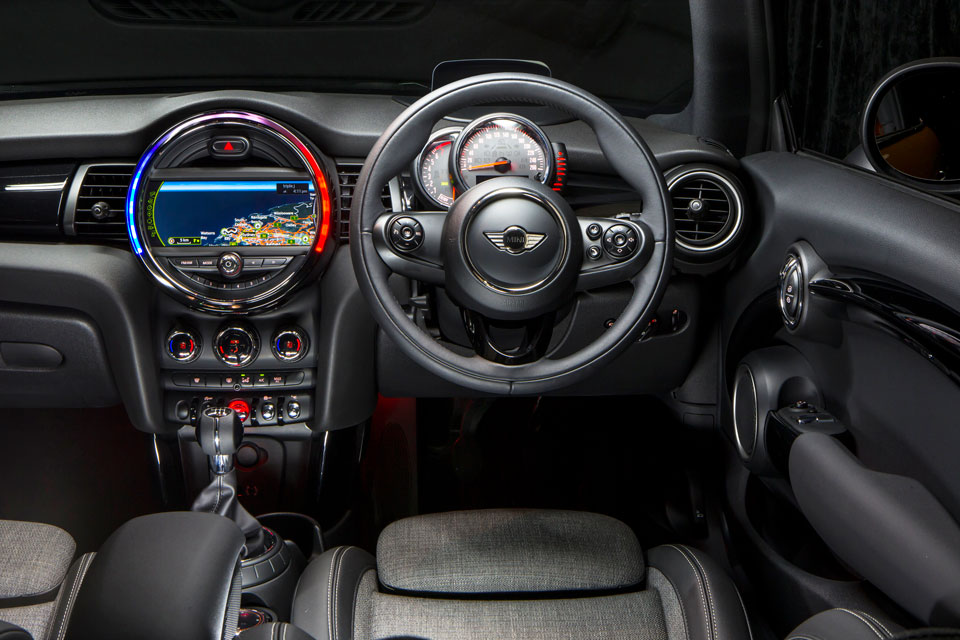 Mini Cooper 2017 Dashboard