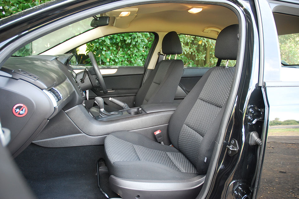 Ford Falcon 2013 Front Seats