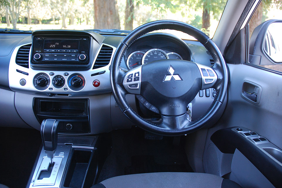 Mitsubishi Triton 2014 Steering Wheel