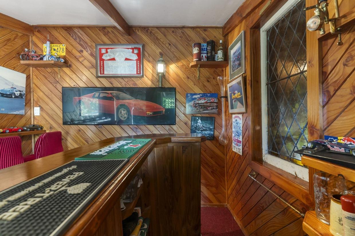 Bar shown.
