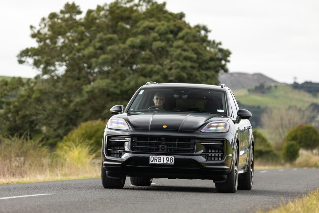 Porsche-Cayenne-GTS-approaching-shot