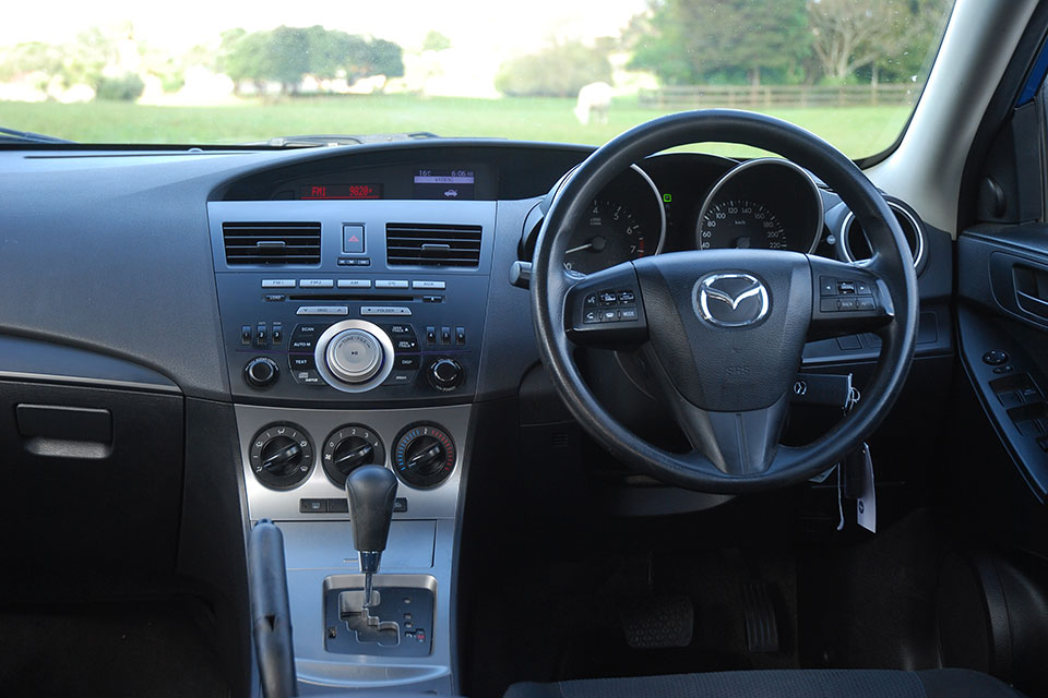 Mazda 3 2010 Interior