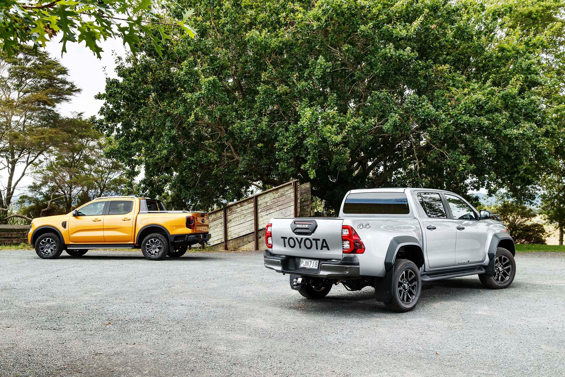 Ford Ranger Wildtrak vs Toyota Hilux SR5 Rear Static