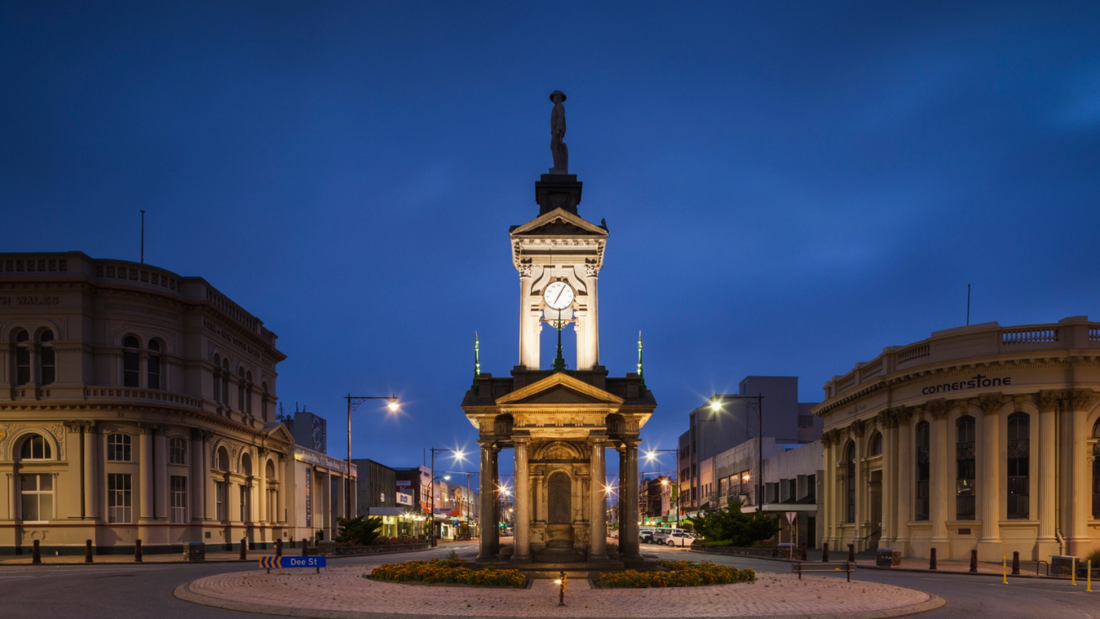 Photo of Invercargill clock tower. 