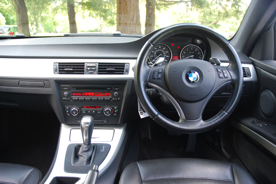 BMW 325i 2007 Interior